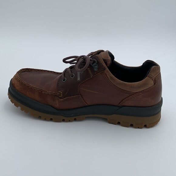 Ecco Track 25 brown leather low top ankle boots size 43